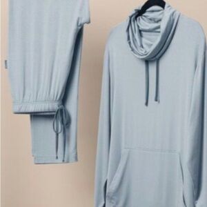 Emirates first class unisex lounge Set size XL